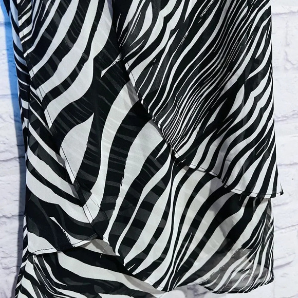 Worthington Zebra Print Fringe Short Sleeve Shirt Flowy Black White Medium - Picture 7 of 11